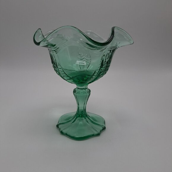 Vintage Fenton Green Glass Ribbon Edge Pedestal Bowl Candy Dish Compote - Picture 1 of 7